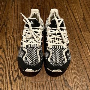 Adidas Ultra-boosts Mens sneakers size 9 black and white